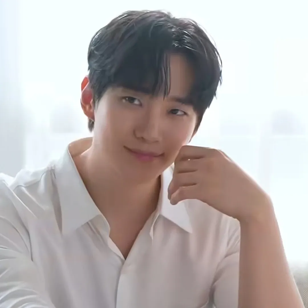 A moment captured by Junho (2PM)'s fan