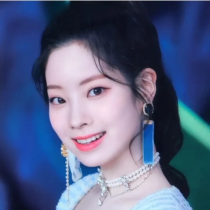 Recent activity shot of Dahyun (TWICE)