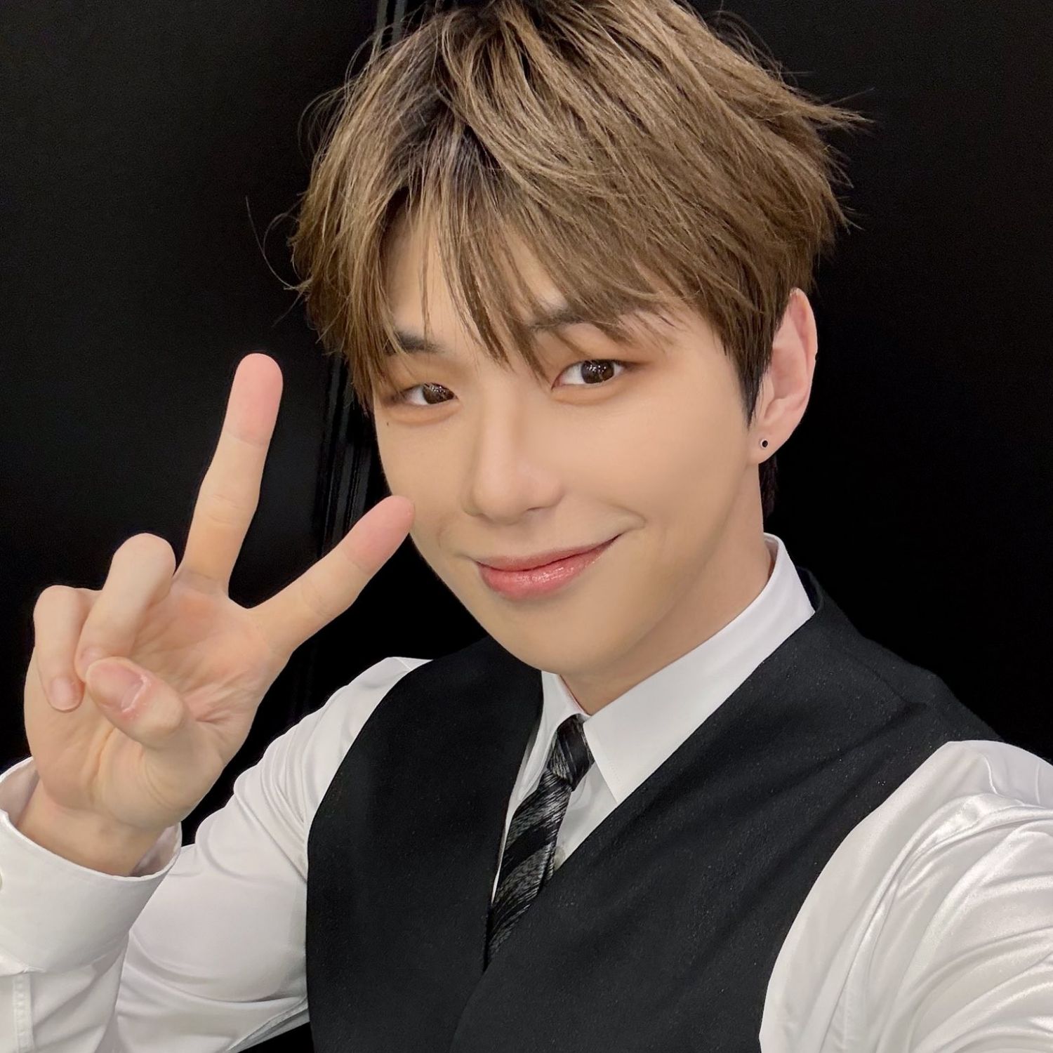 강다니엘의 비하인드 컷