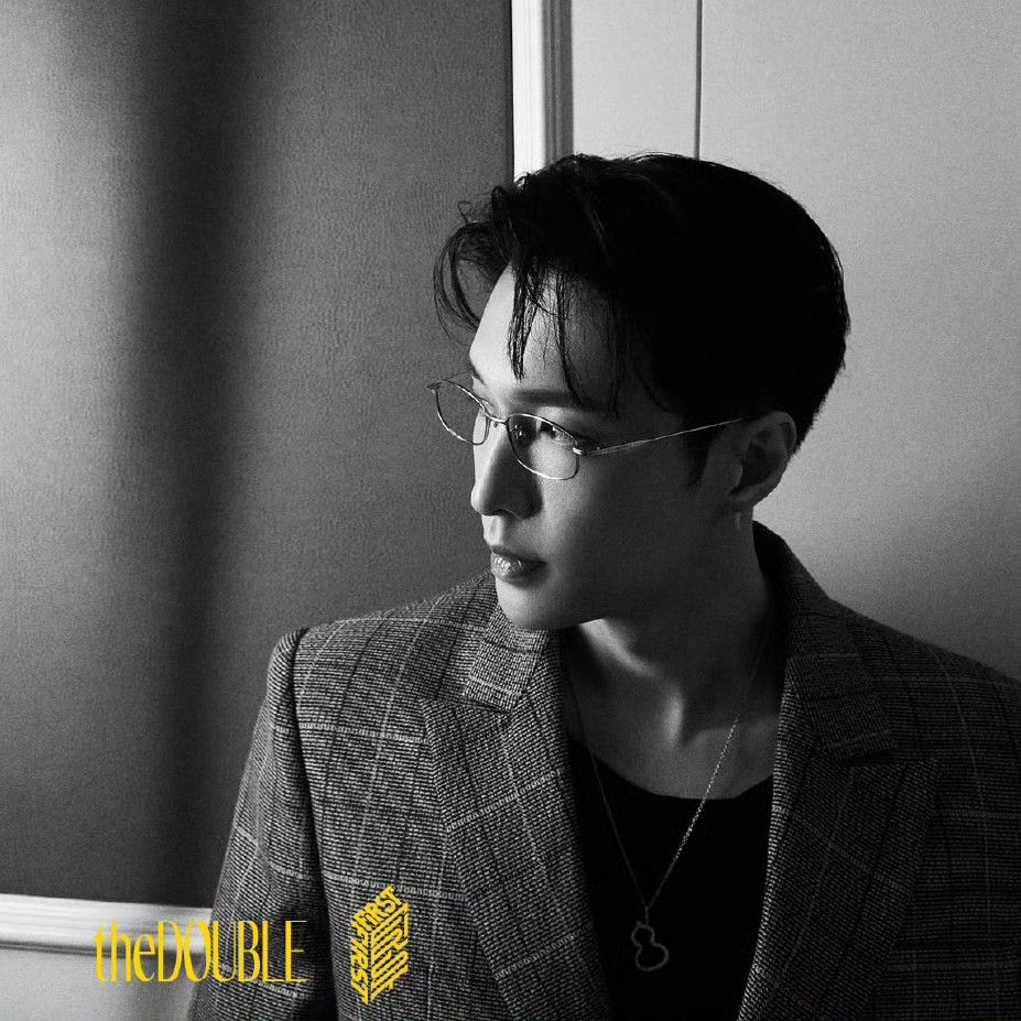 A moment captured by Lay (EXO)'s fan