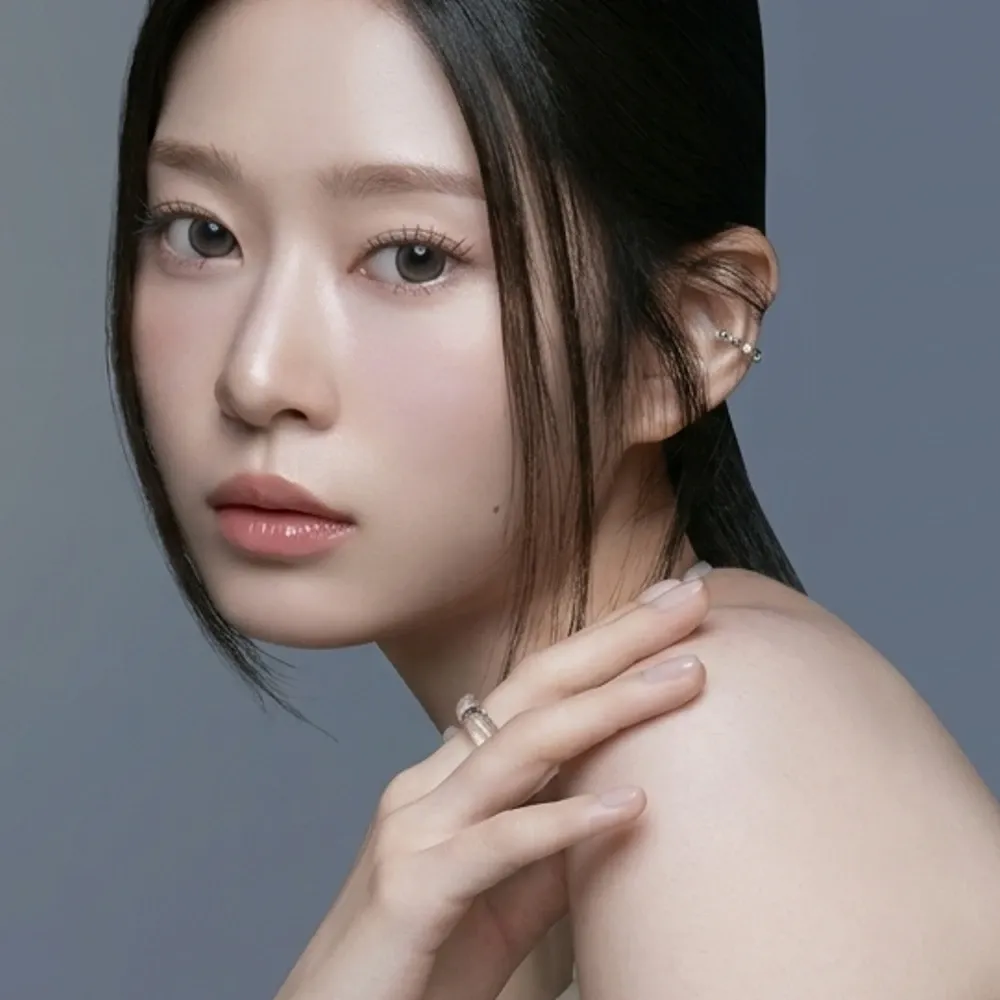 Recent activity shot of Kim Minju
