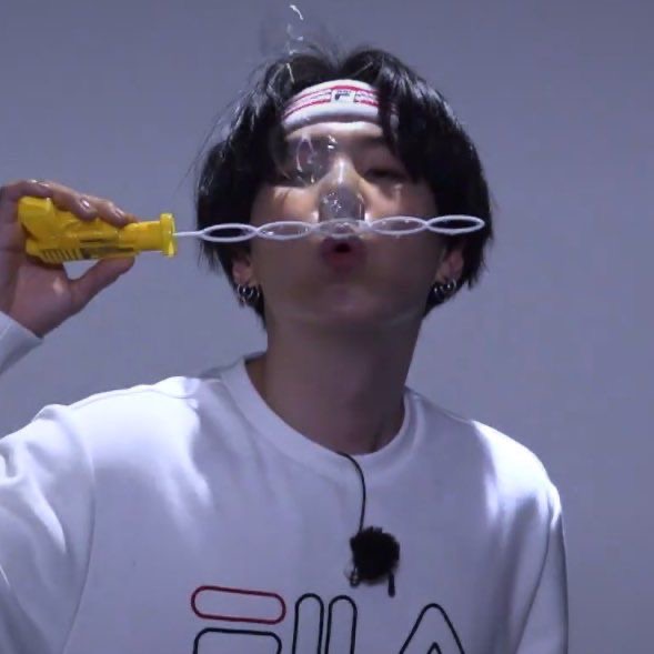 Potret di balik layar SUGA (BTS)