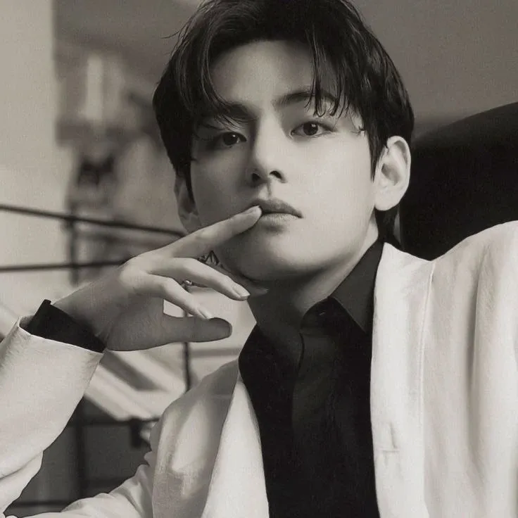 V (防彈少年團)的最新活動照片