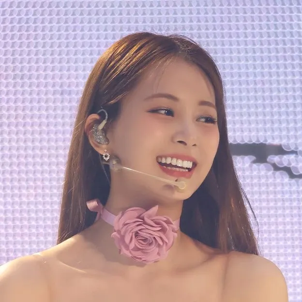 Momen yang diabadikan oleh penggemar Tzuyu (TWICE)