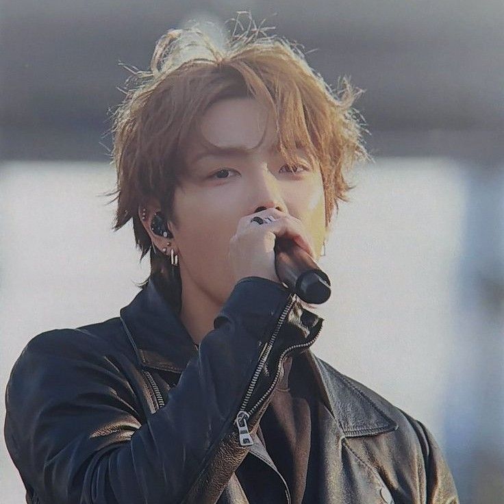 홍중 (에이티즈)의 비하인드 컷