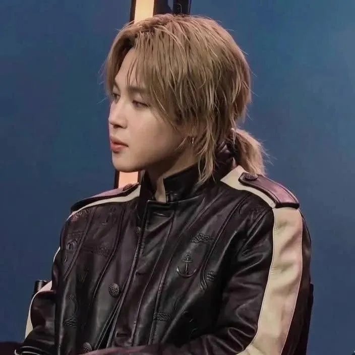 智旻 (防彈少年團)的最新活動照片