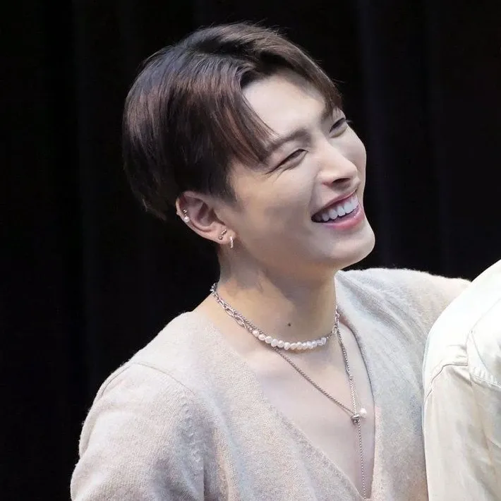 Recent activity shot of Hongjoong (ATEEZ)