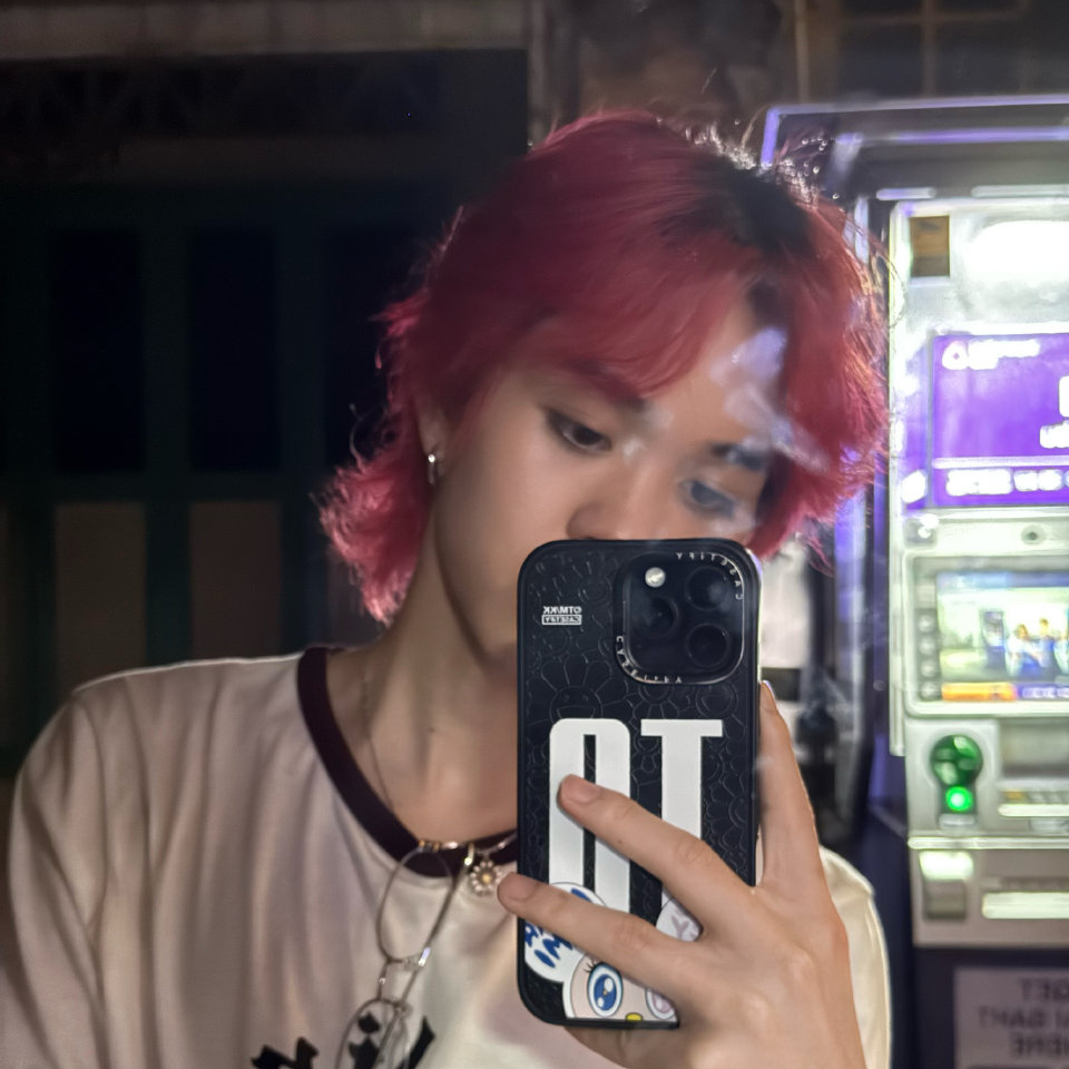 A moment captured by THI-O (NexT1DE)'s fan