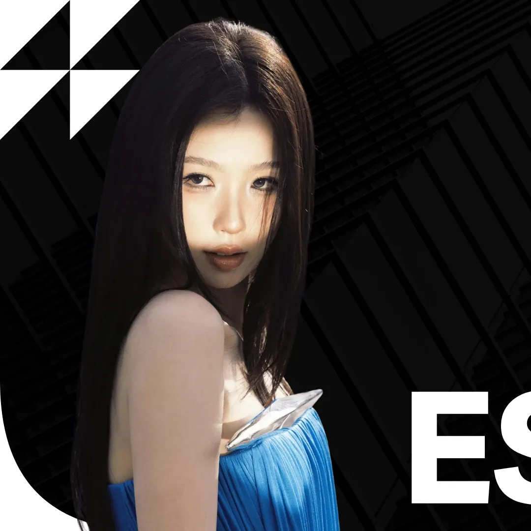 A moment captured by Esther Yu's fan