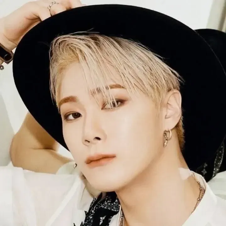 Behind-the-scenes cut of Moonbin (ASTRO)