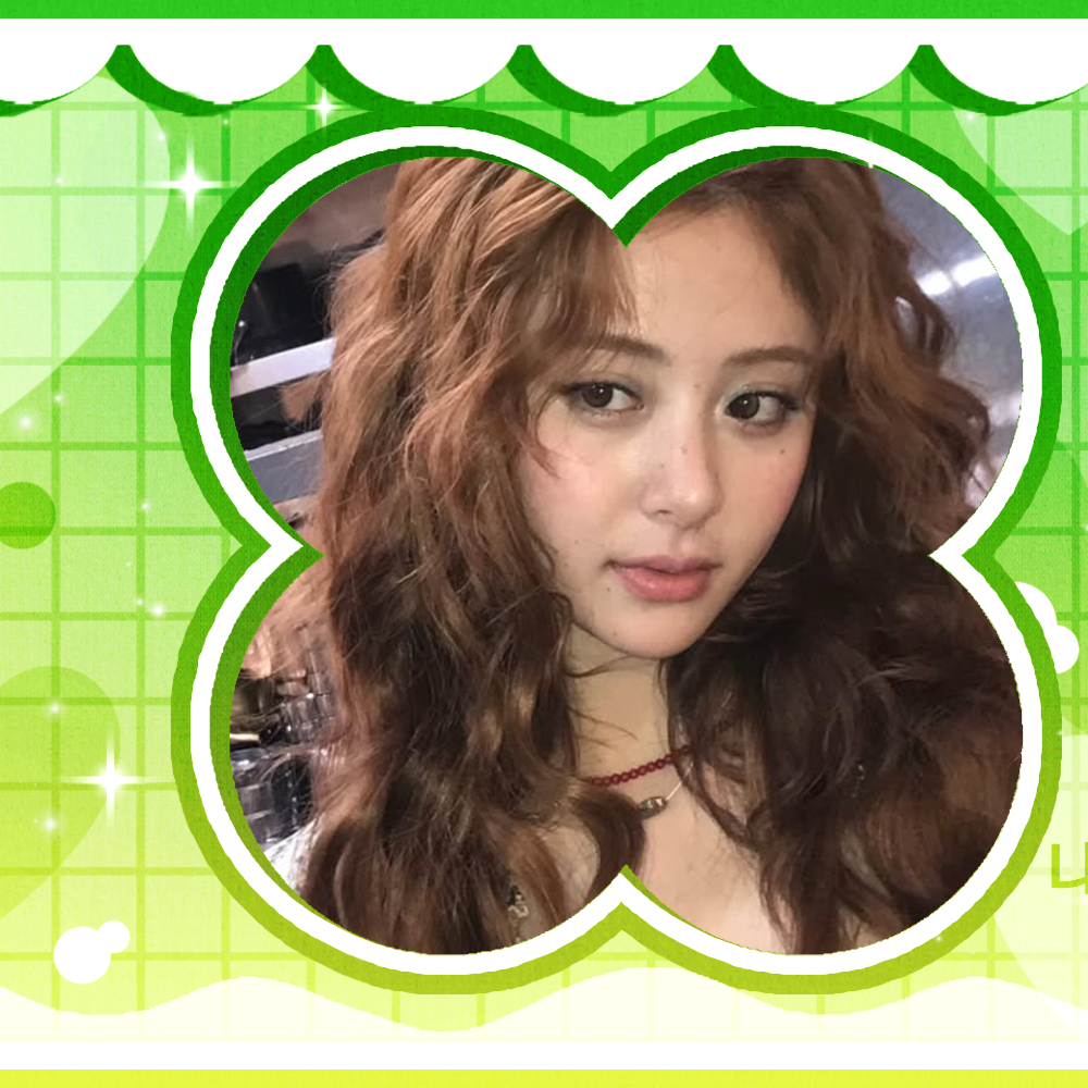 Latest photo of Huh Yunjin (LE SSERAFIM)