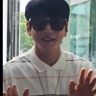 Recent activity shot of Hwang Chiyeol
