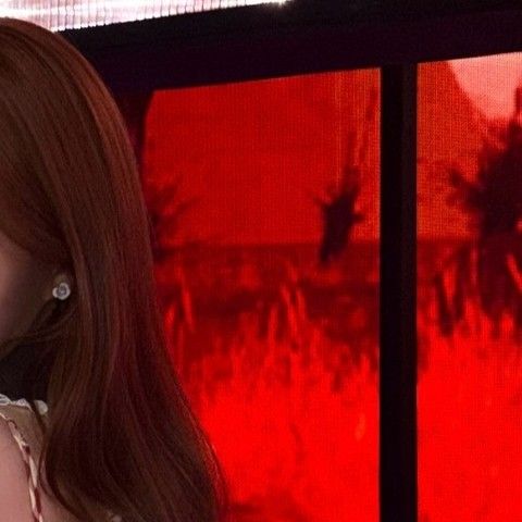 Recent activity shot of Chungha (I.O.I)