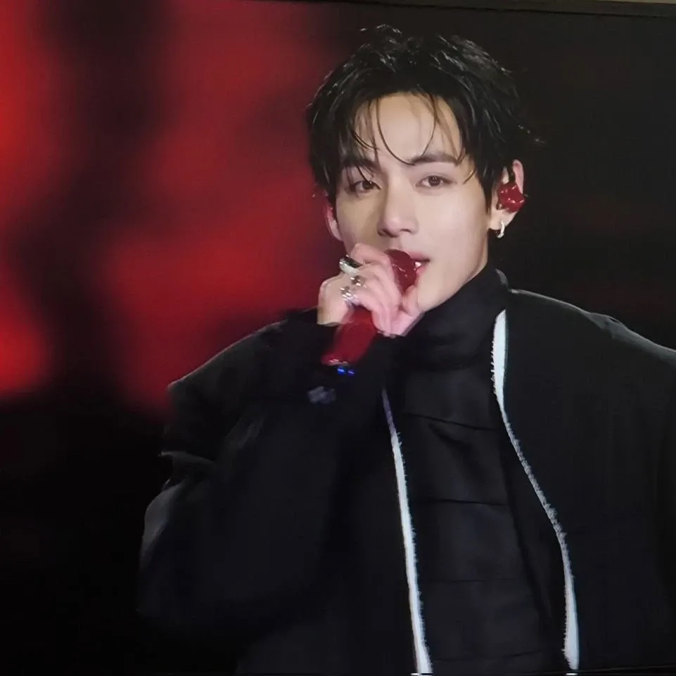 Foto terbaru V (BTS)