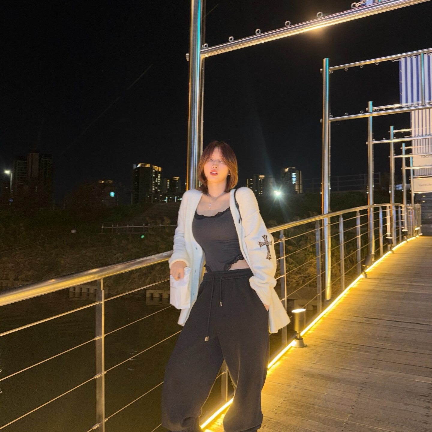 Behind-the-scenes cut of Momo (TWICE)