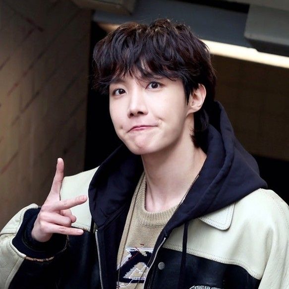 Behind-the-scenes cut of j-hope (BTS)