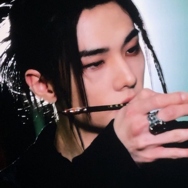 Behind-the-scenes cut of Hyunjin (Stray Kids)