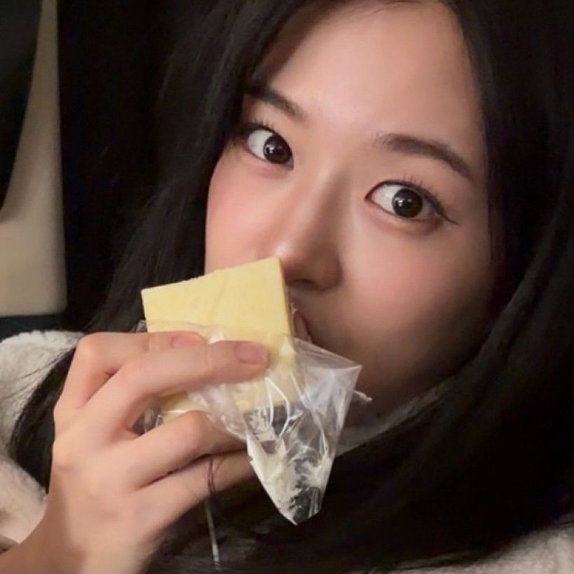 안유진 (IVE)의 비하인드 컷