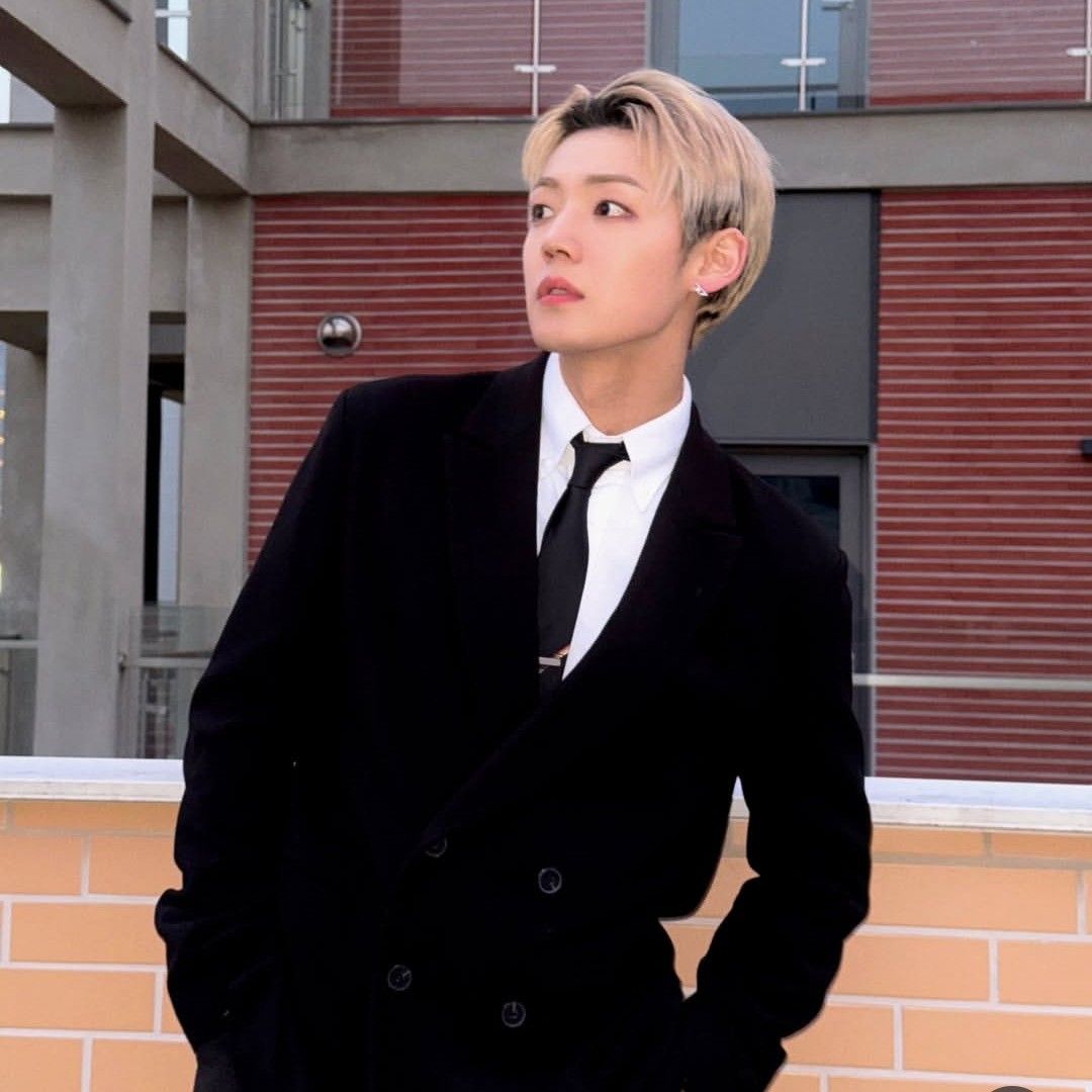 Behind-the-scenes cut of Chan (A.C.E)