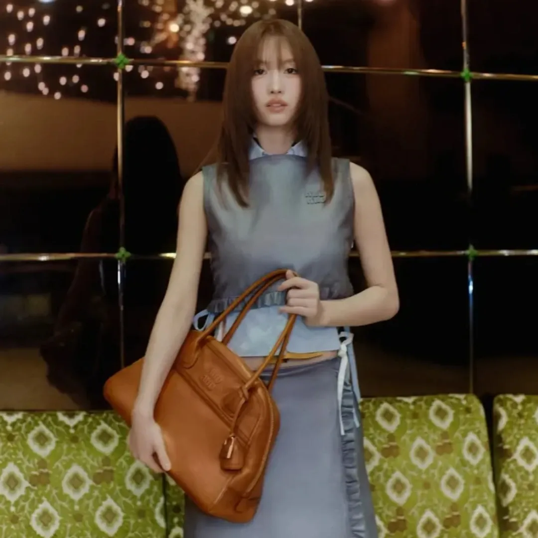 Foto aktivitas terbaru Momo (TWICE)