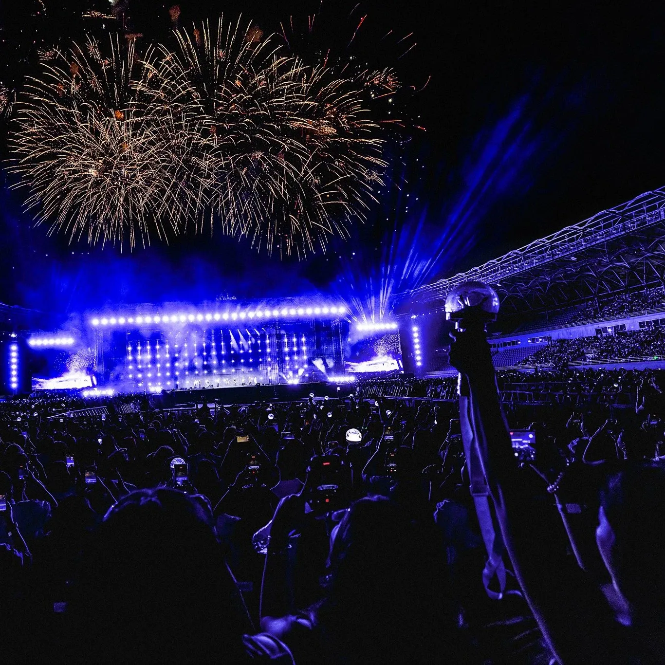 A moment captured by SEVENTEEN's fan