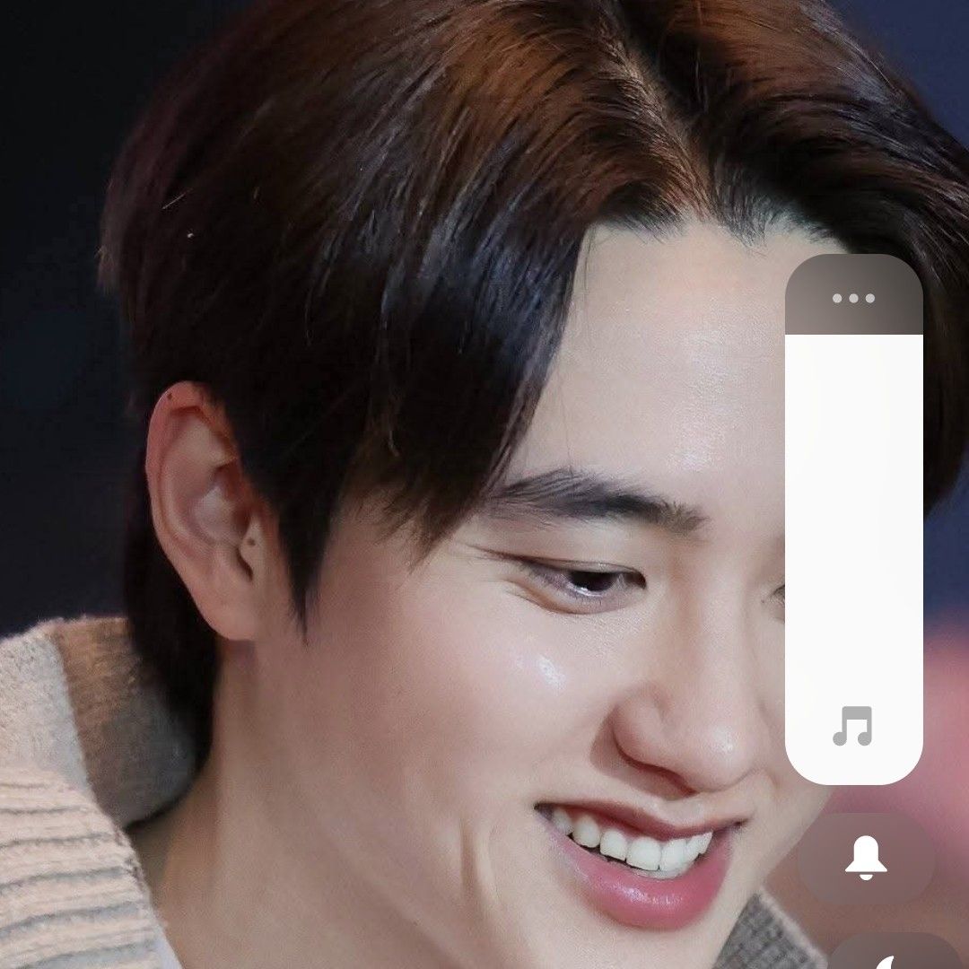 Behind-the-scenes cut of EXO