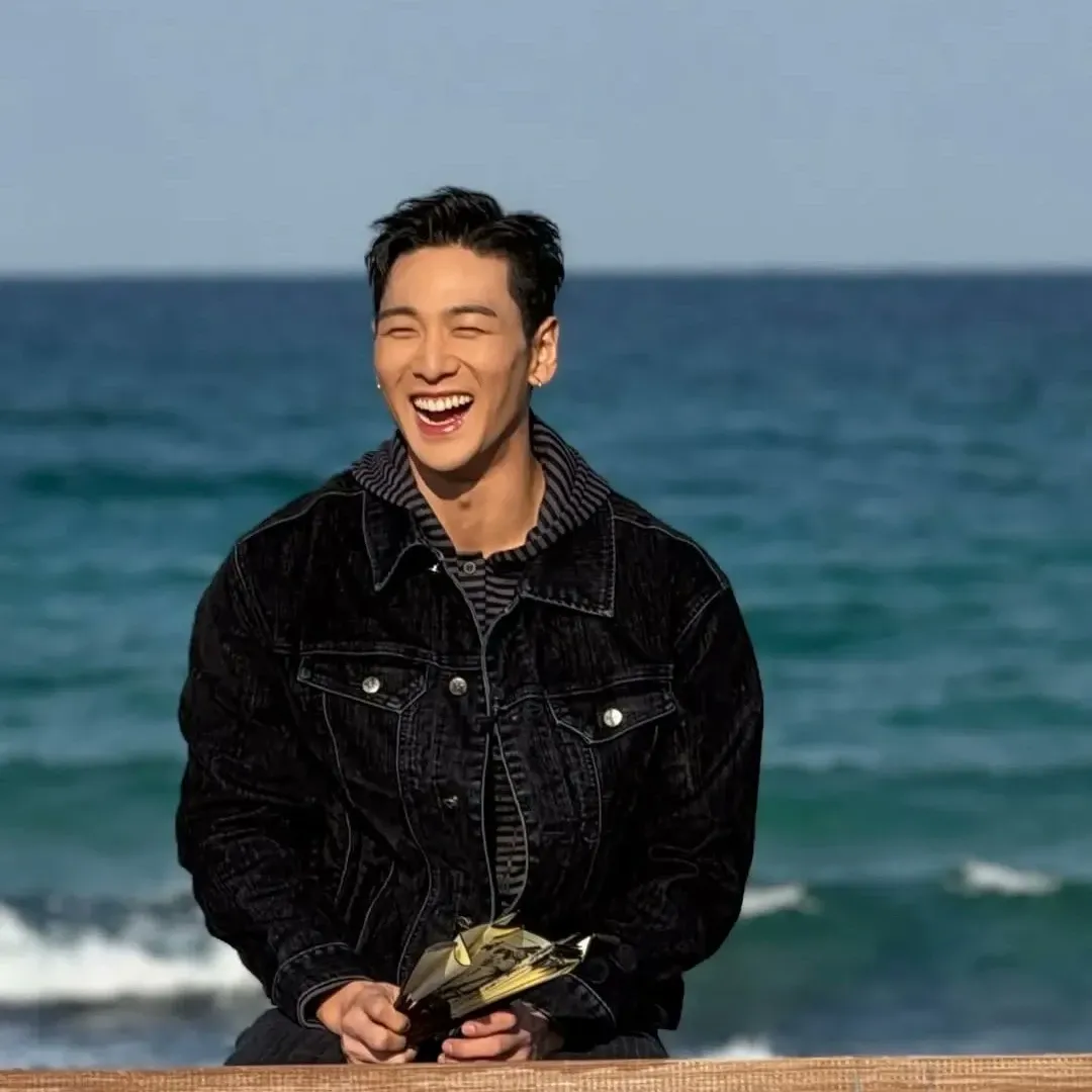 Behind-the-scenes cut of Baekho