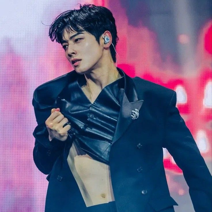 Recent activity shot of Eunwoo (ASTRO)