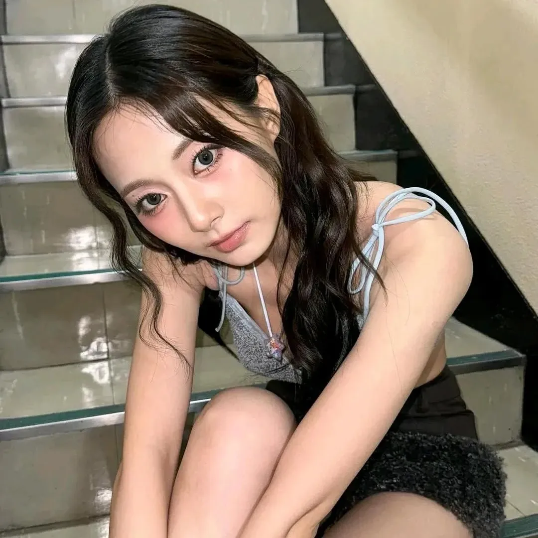 Momen yang diabadikan oleh penggemar Tzuyu (TWICE)