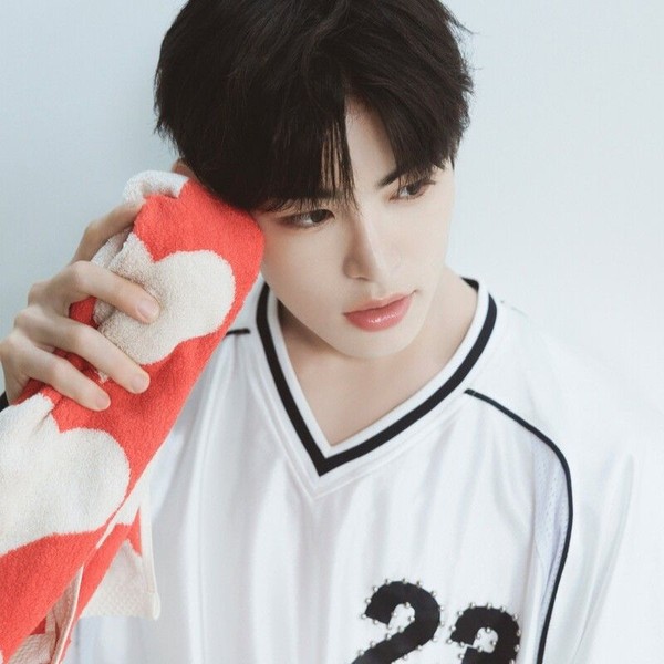 Signature photo of Minje (KickFlip) capturing their charm