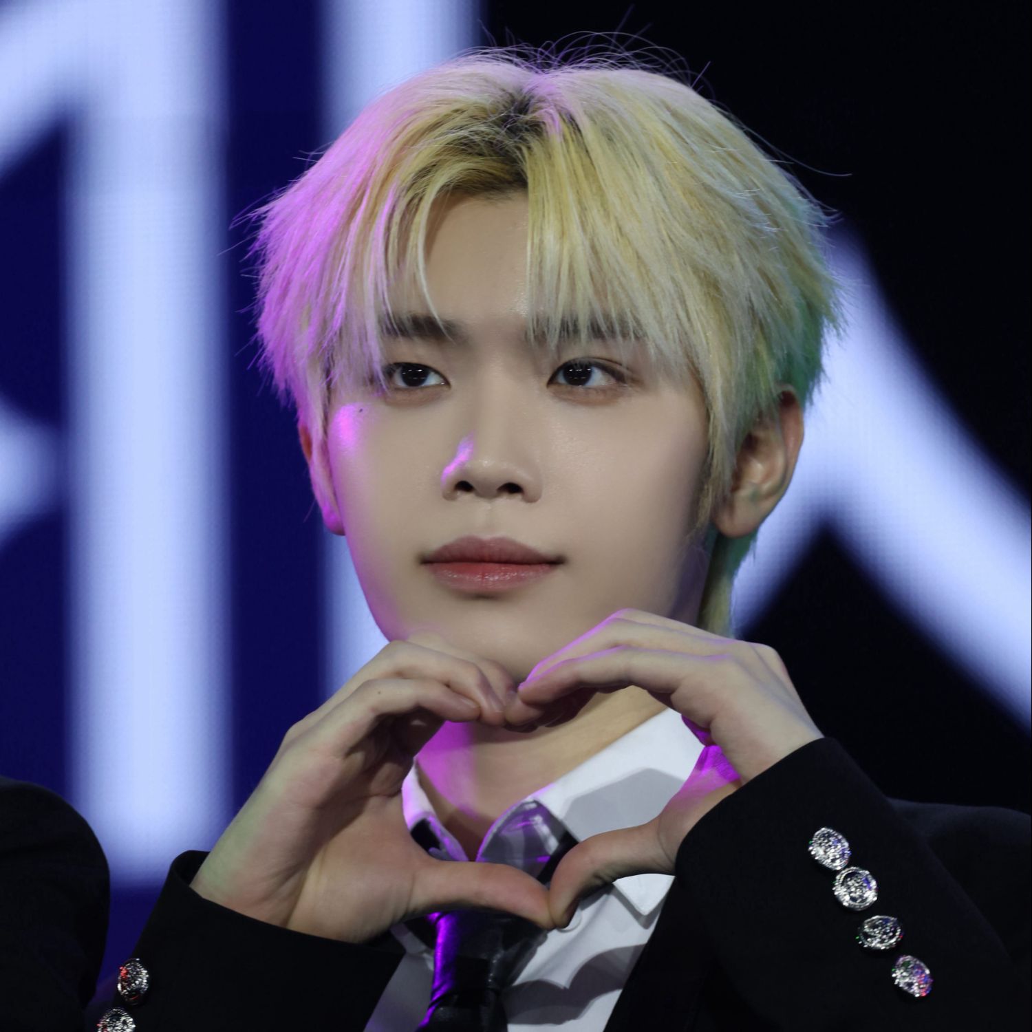 A moment captured by Kim Taerae (ZEROBASEONE)'s fan