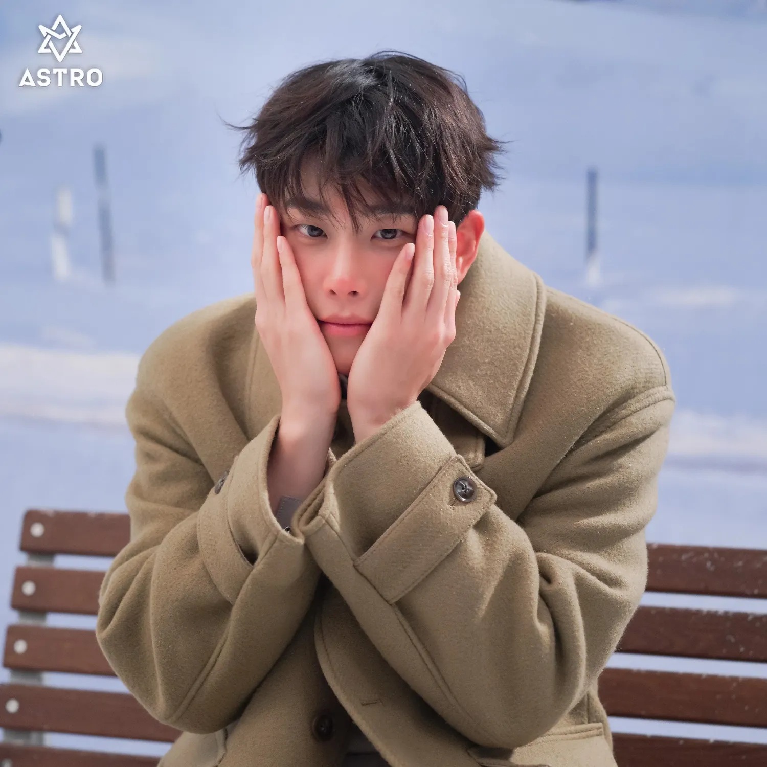 A moment captured by MJ (ASTRO)'s fan