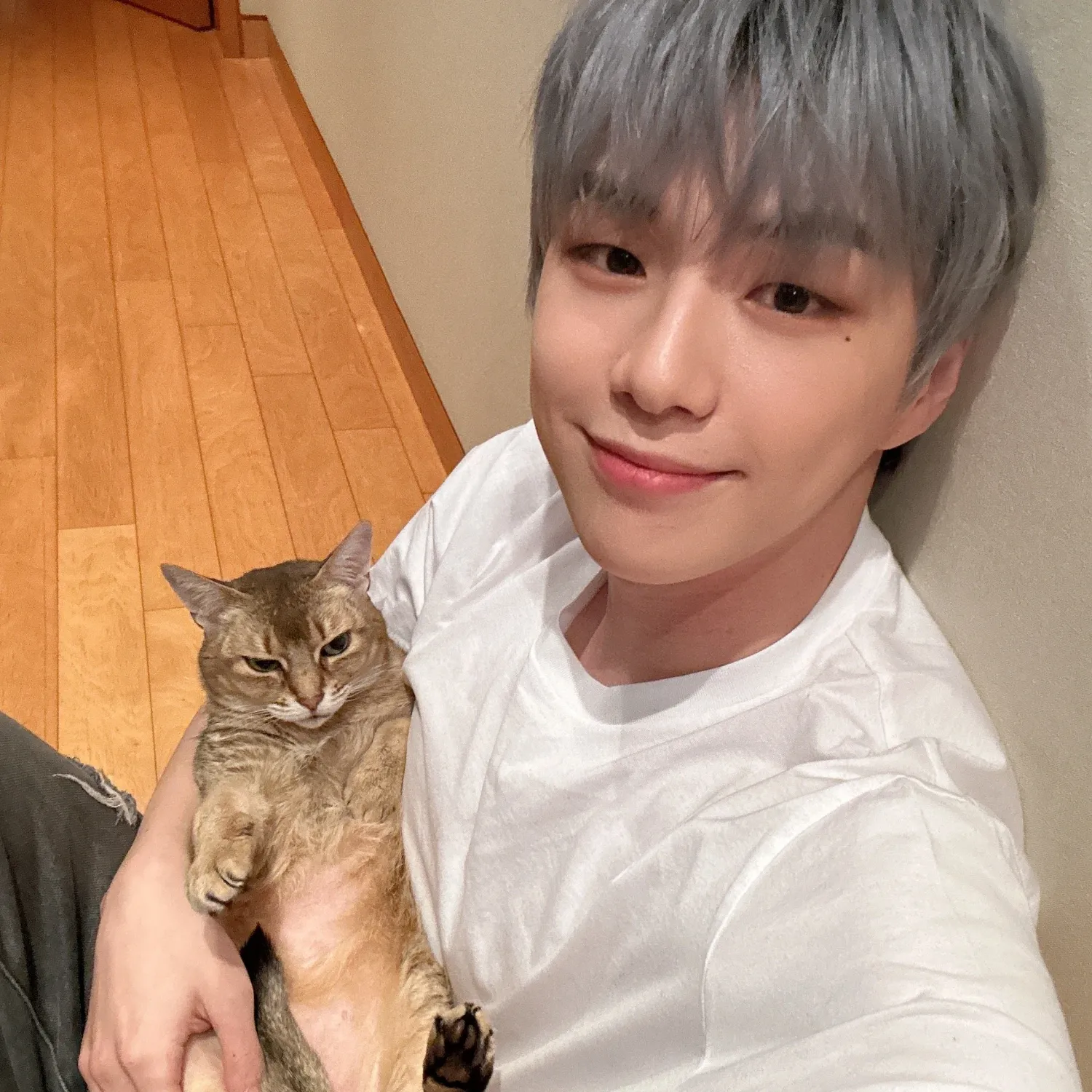 Behind-the-scenes cut of Kang Daniel