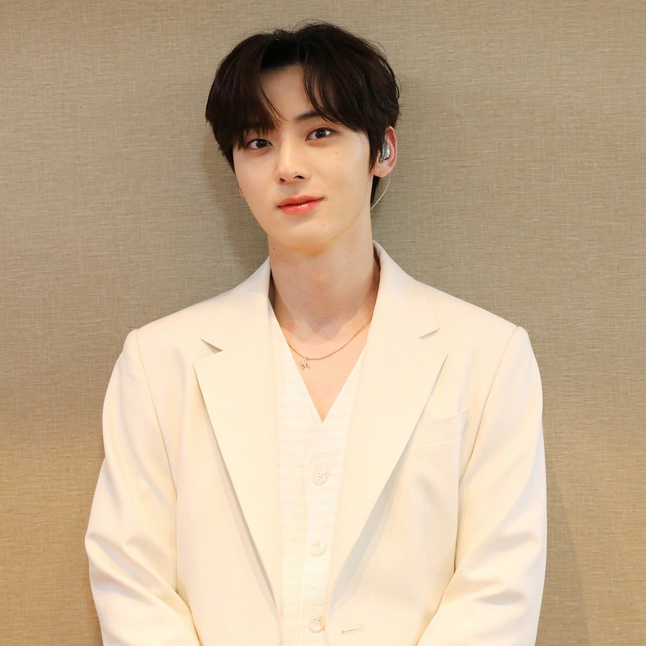 Behind-the-scenes cut of Hwang Minhyun