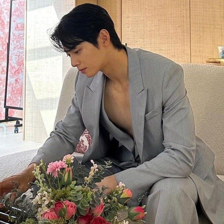 Recent activity shot of Eunwoo (ASTRO)