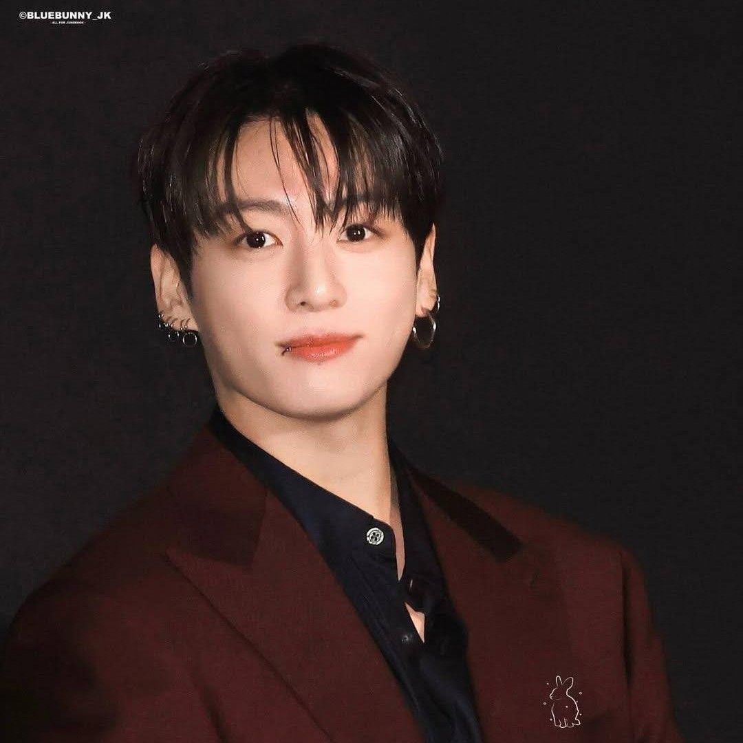Foto aktivitas terbaru Jungkook (BTS)