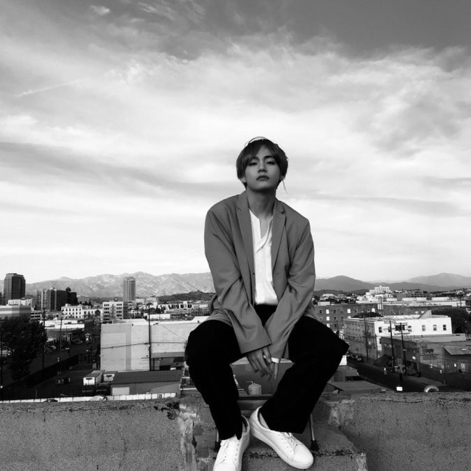 뷔 (방탄소년단) 최근 활동샷