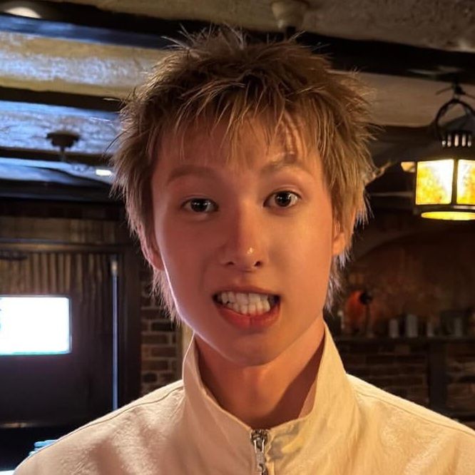 Behind-the-scenes cut of Martin (CORTIS)