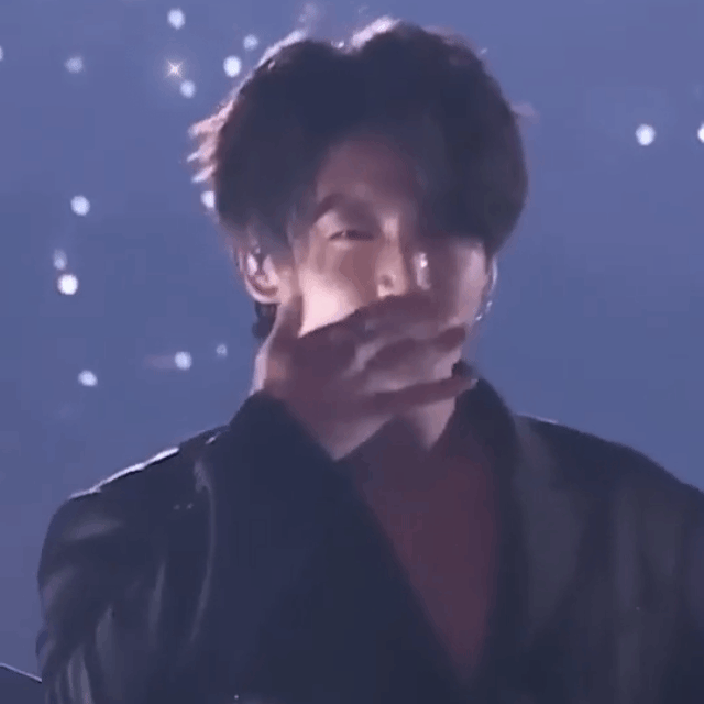 Momen yang diabadikan oleh penggemar Jungkook (BTS)