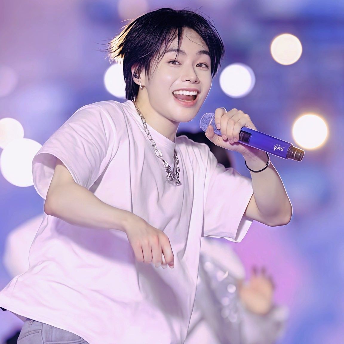 Behind-the-scenes cut of Hanbin (TEMPEST)