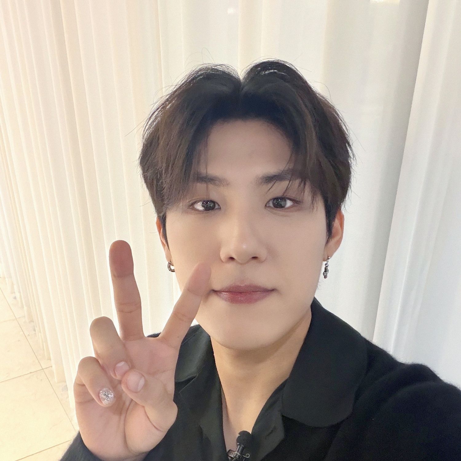 A moment captured by Park Woojin (AB6IX)'s fan