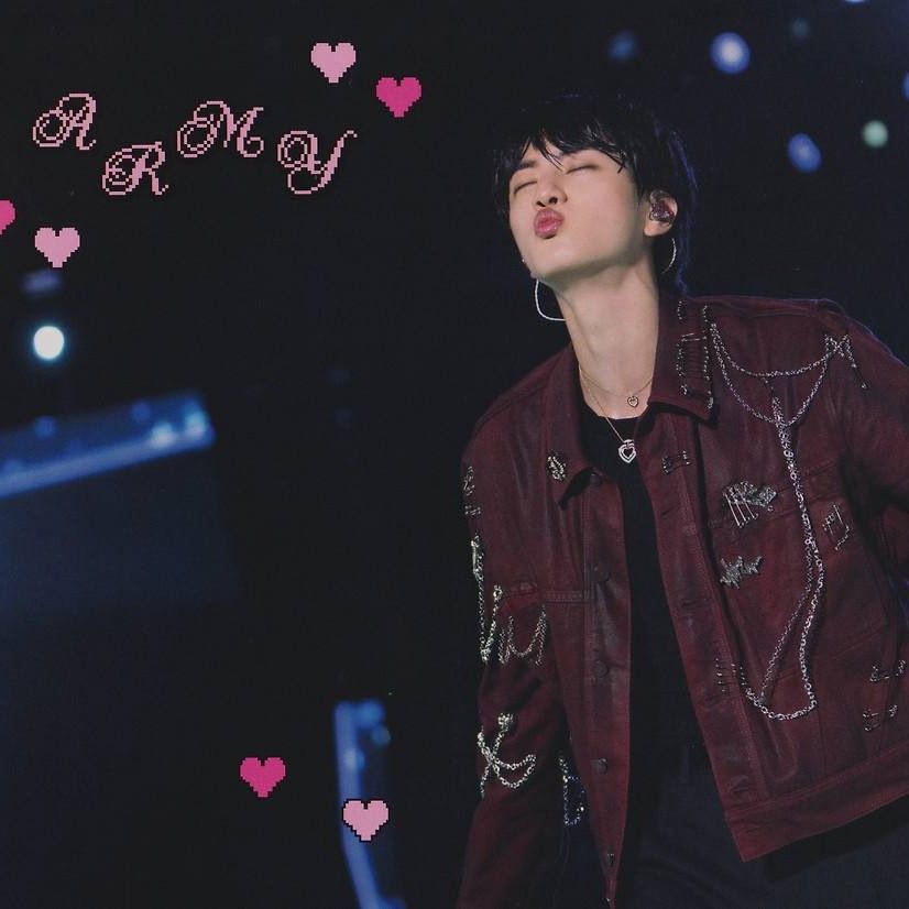 Foto aktivitas terbaru Jin (BTS)