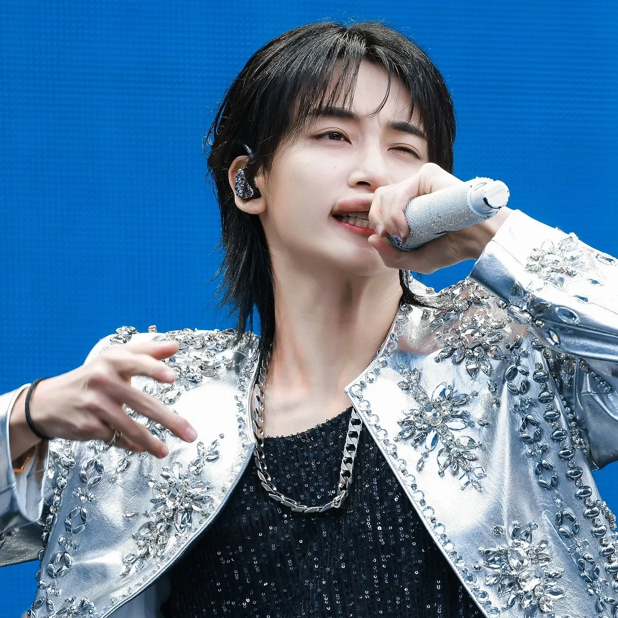 Recent activity shot of Jeonghan (SEVENTEEN)