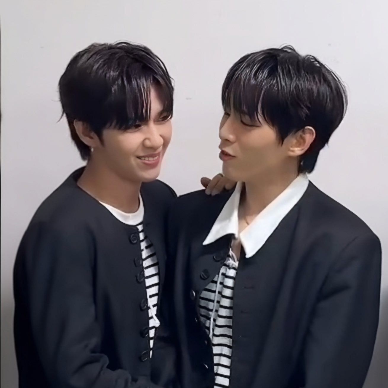 A moment captured by Steven (AHOF)'s fan