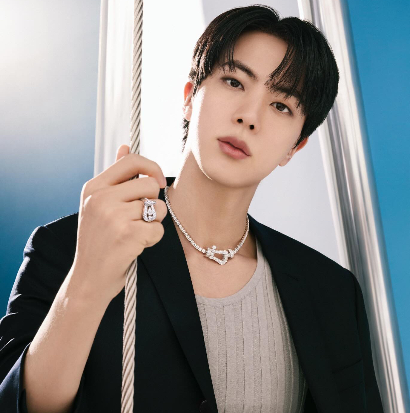 Foto aktivitas terbaru Jin (BTS)
