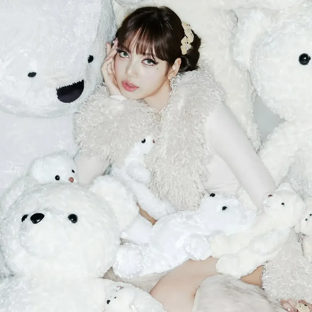 Foto terbaru Lisa (BLACKPINK)