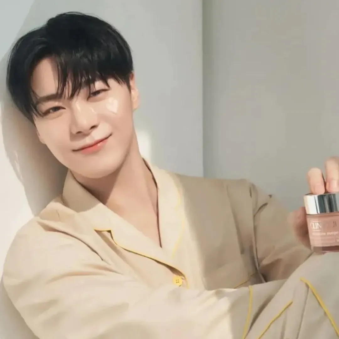 A moment captured by Moonbin (ASTRO)'s fan