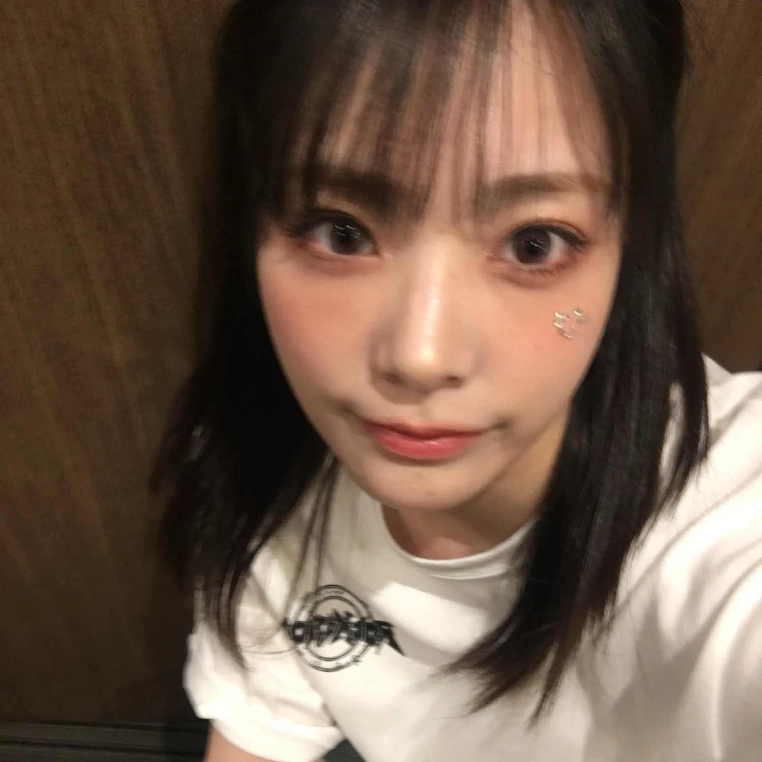 Behind-the-scenes cut of Siyeon (QWER)
