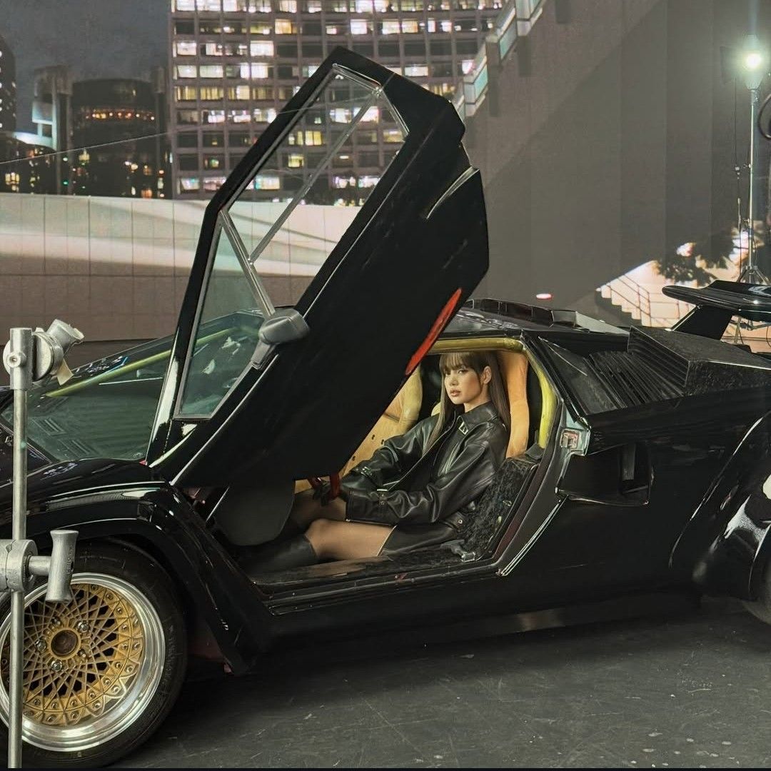 리사 (BLACKPINK)의 비하인드 컷