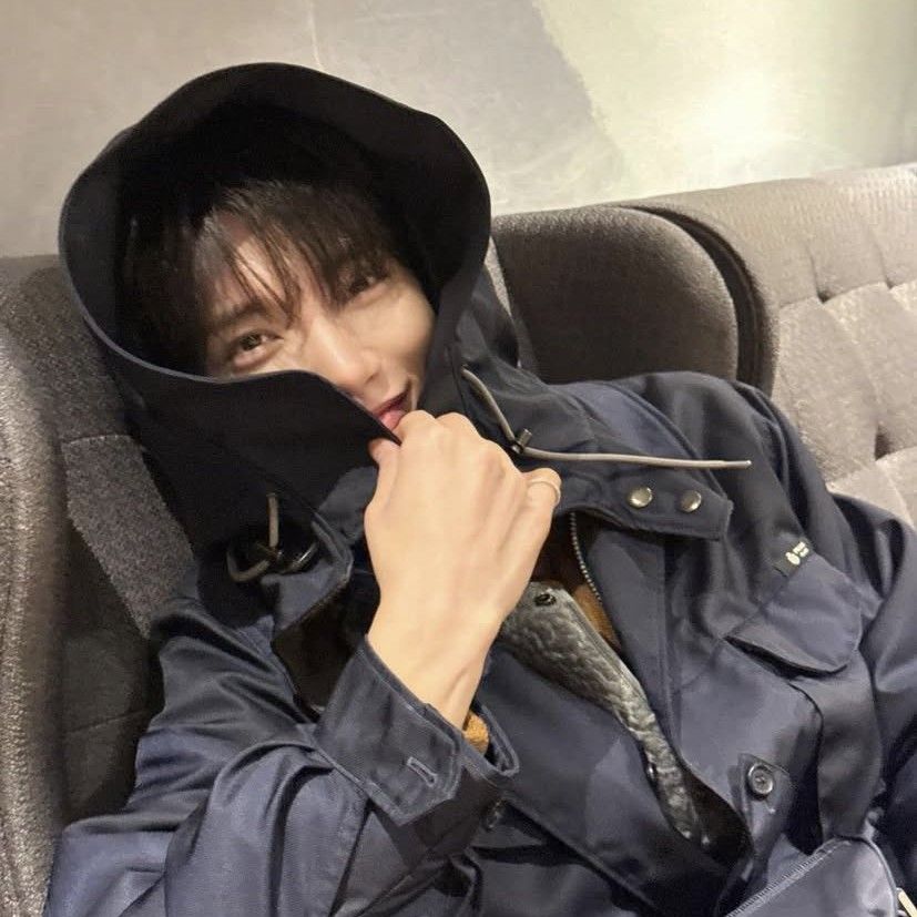 Latest photo of Joshua (SEVENTEEN)